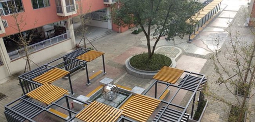 四川省成都市川化中學(xué)校園建筑物