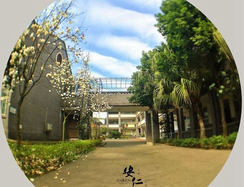 四川省大邑縣安仁中學(xué)校園春景
