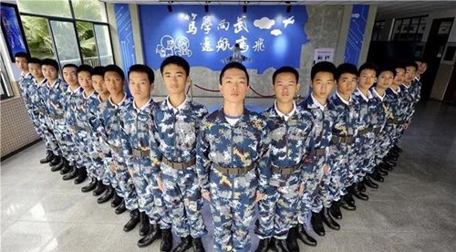 四川大學(xué)附屬中學(xué)(成都12中)軍姿英武