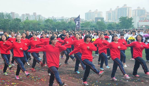 成都市新都香城中學(xué)運(yùn)動會活動