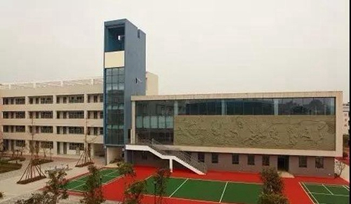 成都市成飛中學校園環(huán)境