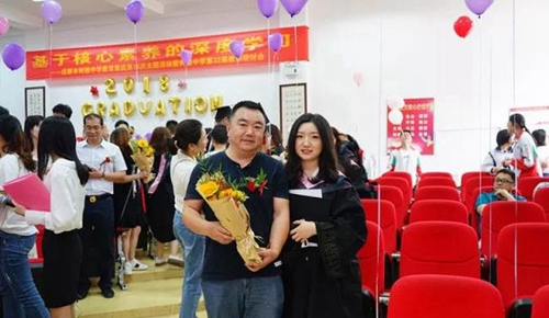成都樹德中學國際部(光華校區(qū))畢業(yè)合影