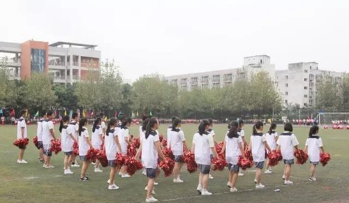 成都樹德中學國際部(光華校區(qū))啦啦操表演