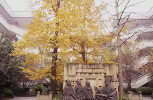 成都石室中學(xué)(劍橋國際高中)校園塑像