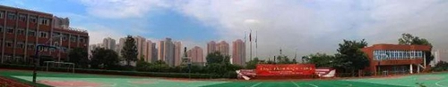 四川師范大學附屬中學外國語學校操場全貌
