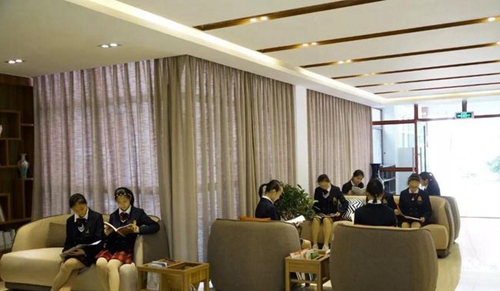 成都市華西中學書吧