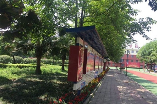 郫縣文武學(xué)校校園一角