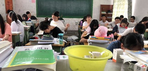閬中市千佛中學(xué)下課時(shí)