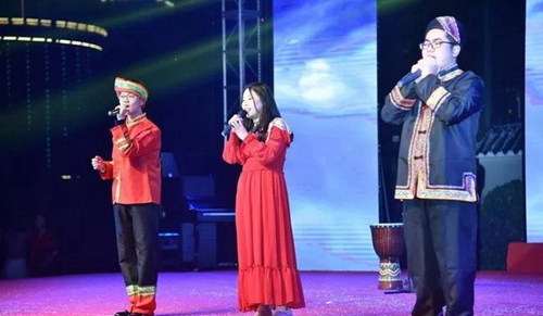 成都石室蜀都中學(xué)器樂小合奏《與你同行》