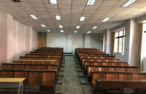 貴陽市華驛中學(xué)報(bào)告廳