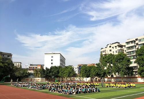 西南大學(xué)附屬重慶市梁平實(shí)驗(yàn)中學(xué)校軍訓(xùn)時(shí)