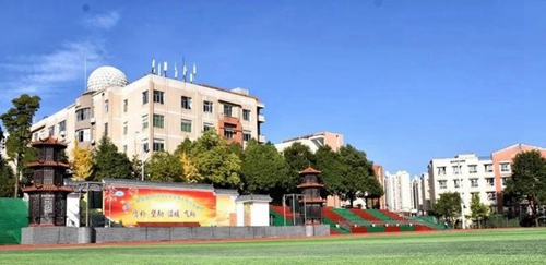 清鎮(zhèn)市一中教學樓