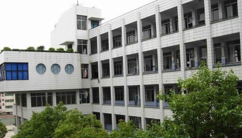 貴陽(yáng)八中校園環(huán)境