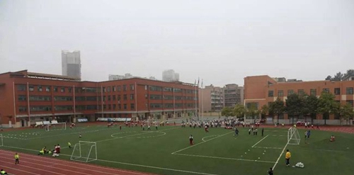 貴陽四十中(原水電九局子校)操場
