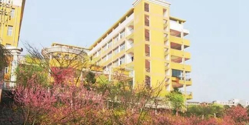 貴州大學附屬中學教學樓