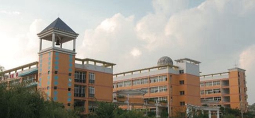貴州大學附屬中學教學樓1