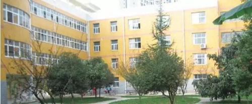 貴州大學附屬中學校園環(huán)境2