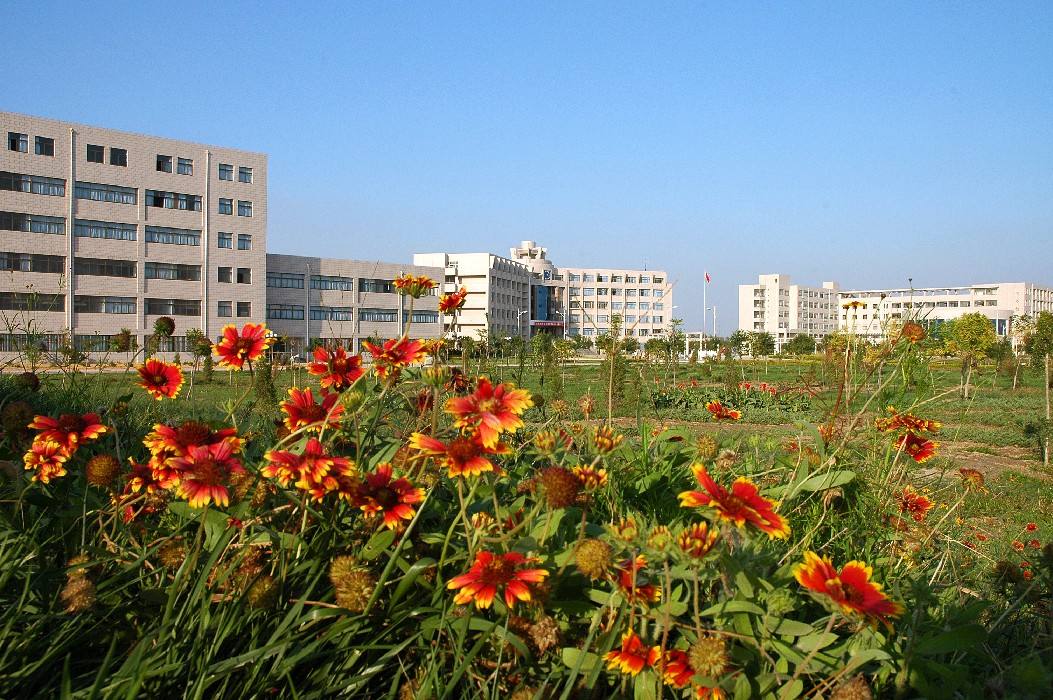 重慶市涪陵創(chuàng)新計(jì)算機(jī)學(xué)校2022年學(xué)費(fèi)標(biāo)準(zhǔn)情況