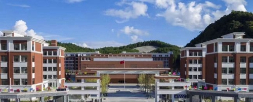 貴州龍里中學校園大門1