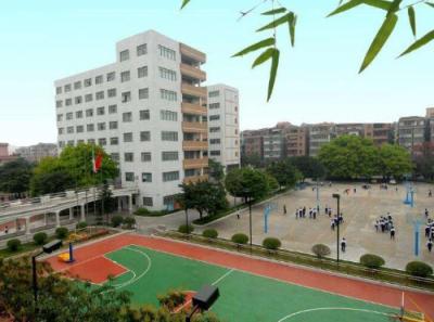 中山科技學(xué)校操場(chǎng)