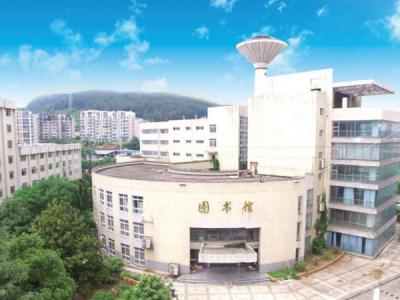 貴陽(yáng)現(xiàn)代裝備制造技工學(xué)校圖書館