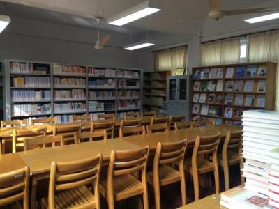 平塘中等職業(yè)學校閱覽室