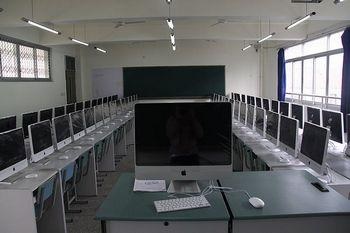 貴陽工業(yè)職業(yè)學(xué)校機(jī)房
