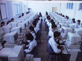 貴陽行知科技職業(yè)學(xué)校機(jī)房