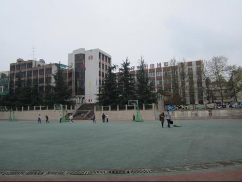 貴州省貴陽市經(jīng)貿(mào)職業(yè)學校圖片