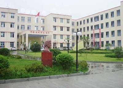 西安海棠職業(yè)學(xué)院醫(yī)學(xué)技術(shù)學(xué)院學(xué)費(fèi)?報(bào)名費(fèi)多少錢？