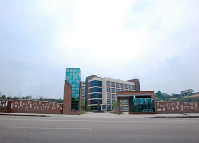 咸陽職業(yè)技術(shù)學(xué)院醫(yī)學(xué)院學(xué)費(fèi)?報(bào)名費(fèi)多少錢？