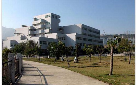 重慶市九龍坡職業(yè)教育中心服裝設(shè)計(jì)與工藝專業(yè)介紹