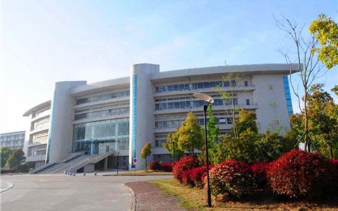 廣州大學(xué)附屬東江中學(xué)2023年招生辦聯(lián)系電話是多少