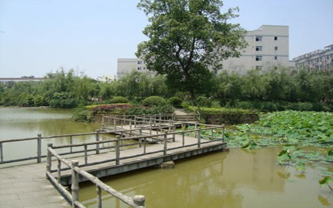 重慶市榮昌區(qū)職業(yè)教育中心高星級(jí)飯店運(yùn)營(yíng)與管理專業(yè)介紹