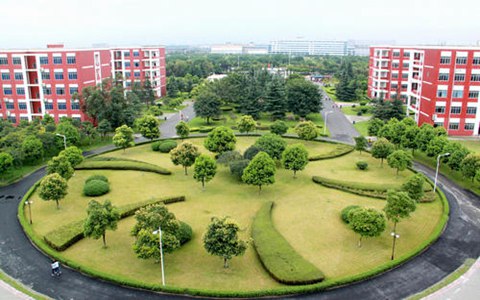 重慶市工業(yè)學(xué)校計(jì)算機(jī)應(yīng)用專業(yè)介紹