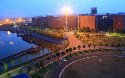 重慶市工貿(mào)高級(jí)技工學(xué)校(重慶工貿(mào)技師學(xué)院)服裝制作與生產(chǎn)管理專業(yè)介紹