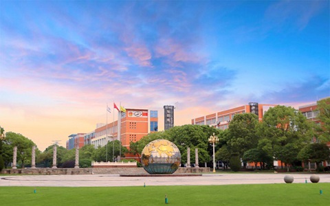 重慶市涪陵區(qū)職業(yè)教育中心高星級(jí)飯店運(yùn)營(yíng)與管理專業(yè)介紹
