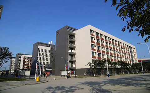 2023年成都電子信息學(xué)校招生對象及招生條件