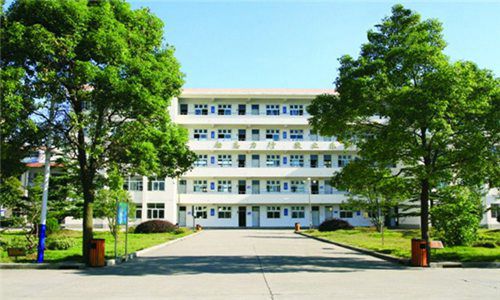 重慶市聚英技工學校怎么樣