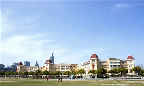 重慶工貿(mào)職業(yè)技術(shù)學(xué)院服裝與服飾設(shè)計(jì)專(zhuān)業(yè)簡(jiǎn)介