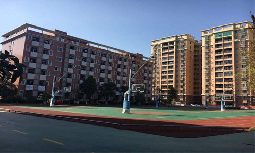 重慶市黔江區(qū)民族職業(yè)教育中心如何收費(fèi)和資助？