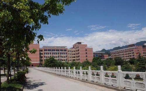 遵義南方白酒中等專業(yè)學校開設了哪些專業(yè)?釀酒技術專業(yè)有哪些課程