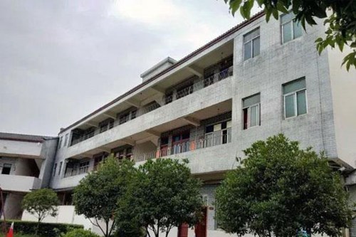 石河子衛(wèi)生學校2022年衛(wèi)校學費一年大概多少