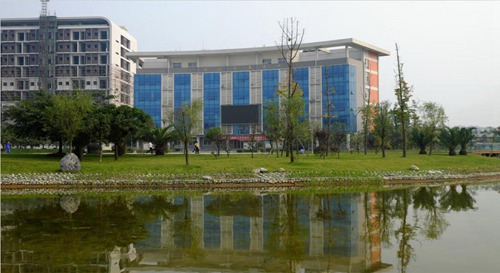 河南經(jīng)濟技術(shù)學(xué)校2023年招生人數(shù)是多少,學(xué)校怎么樣