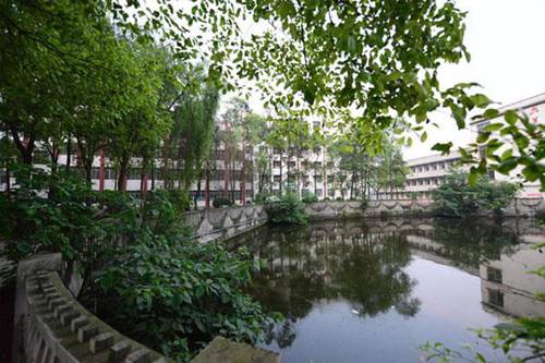 鐵嶺衛(wèi)生職業(yè)學(xué)院護(hù)理專業(yè)介紹