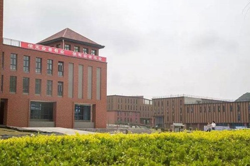 承德護(hù)理職業(yè)學(xué)院2022年衛(wèi)校學(xué)費(fèi)一年大概多少