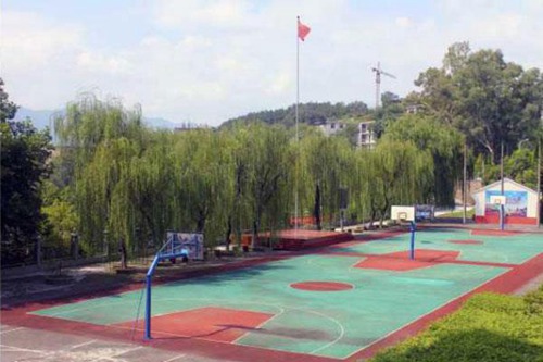 蘭州科技職業(yè)學(xué)院?jiǎn)握性趺礃?？好不好? /></center><p><strong>學(xué)?；拘畔?/strong></p><table align=