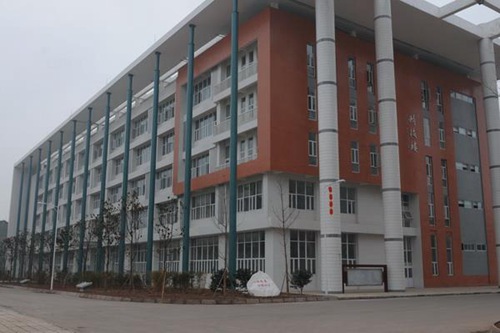 廈門初中畢業(yè)讀什么專業(yè)容易找工作？