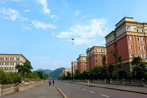 天水市職業(yè)技術(shù)學(xué)校2022招生簡(jiǎn)章(招生專業(yè)及計(jì)劃和學(xué)費(fèi))(招生計(jì)劃、招生簡(jiǎn)章)