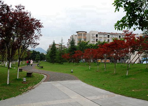 沈陽醫(yī)學院附屬衛(wèi)生學校具體地址 學校好不好
